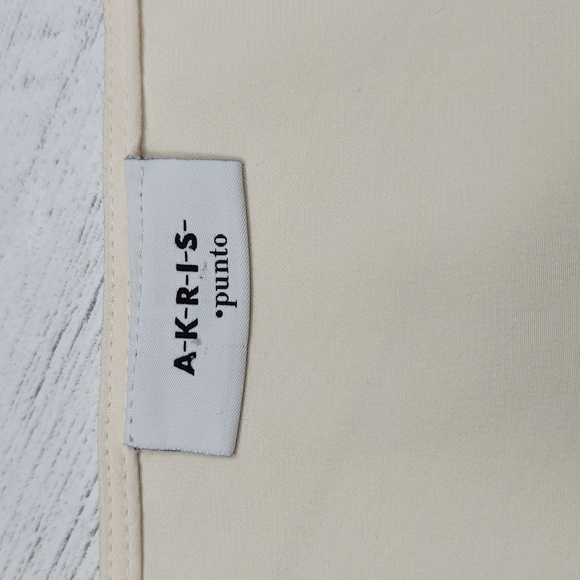 AKRIS punto silk ivory long sleeve bouse, size 6. - Picture 12 of 13